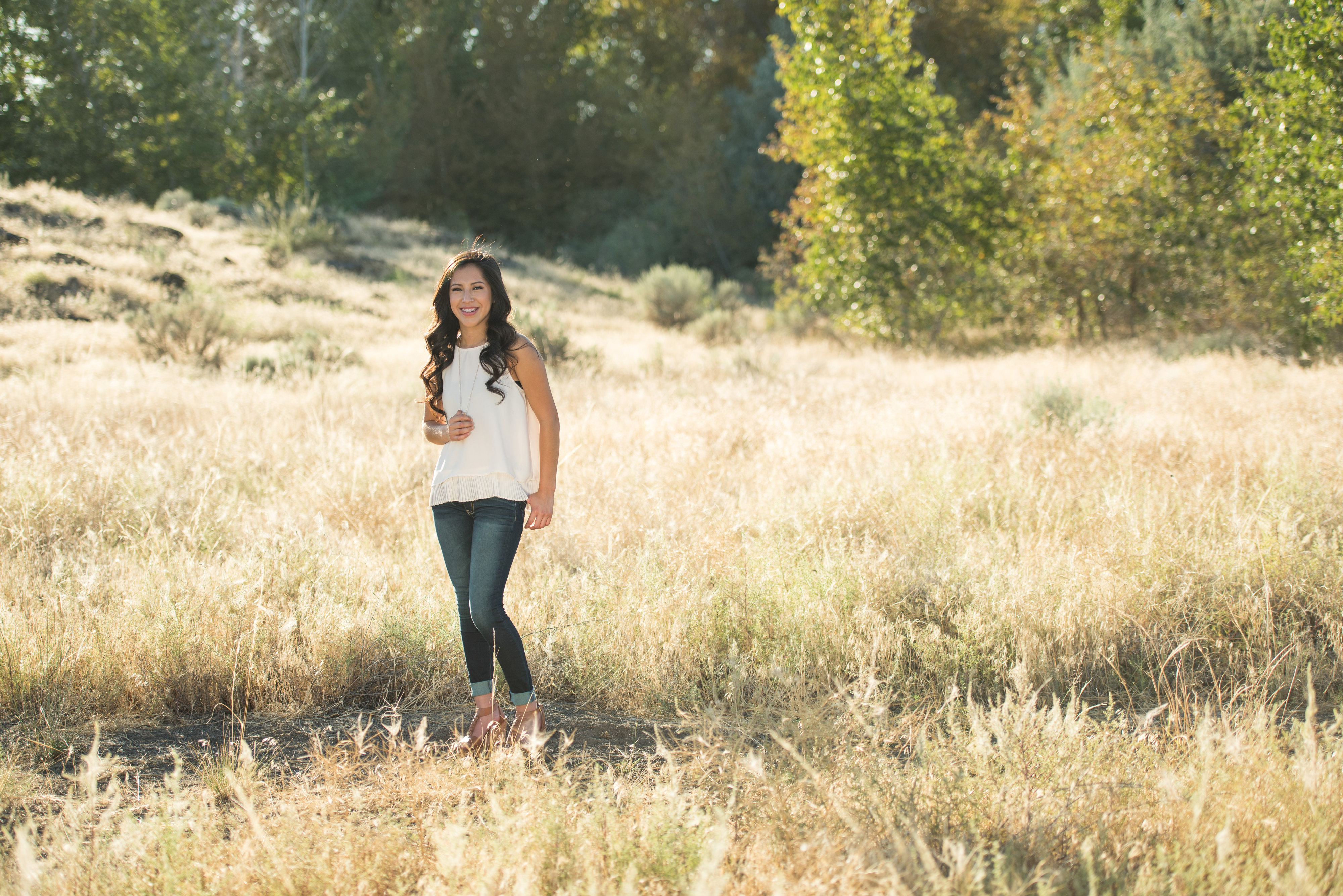 Wahluke High School Senior Mattawa WA Senior girl in field photo