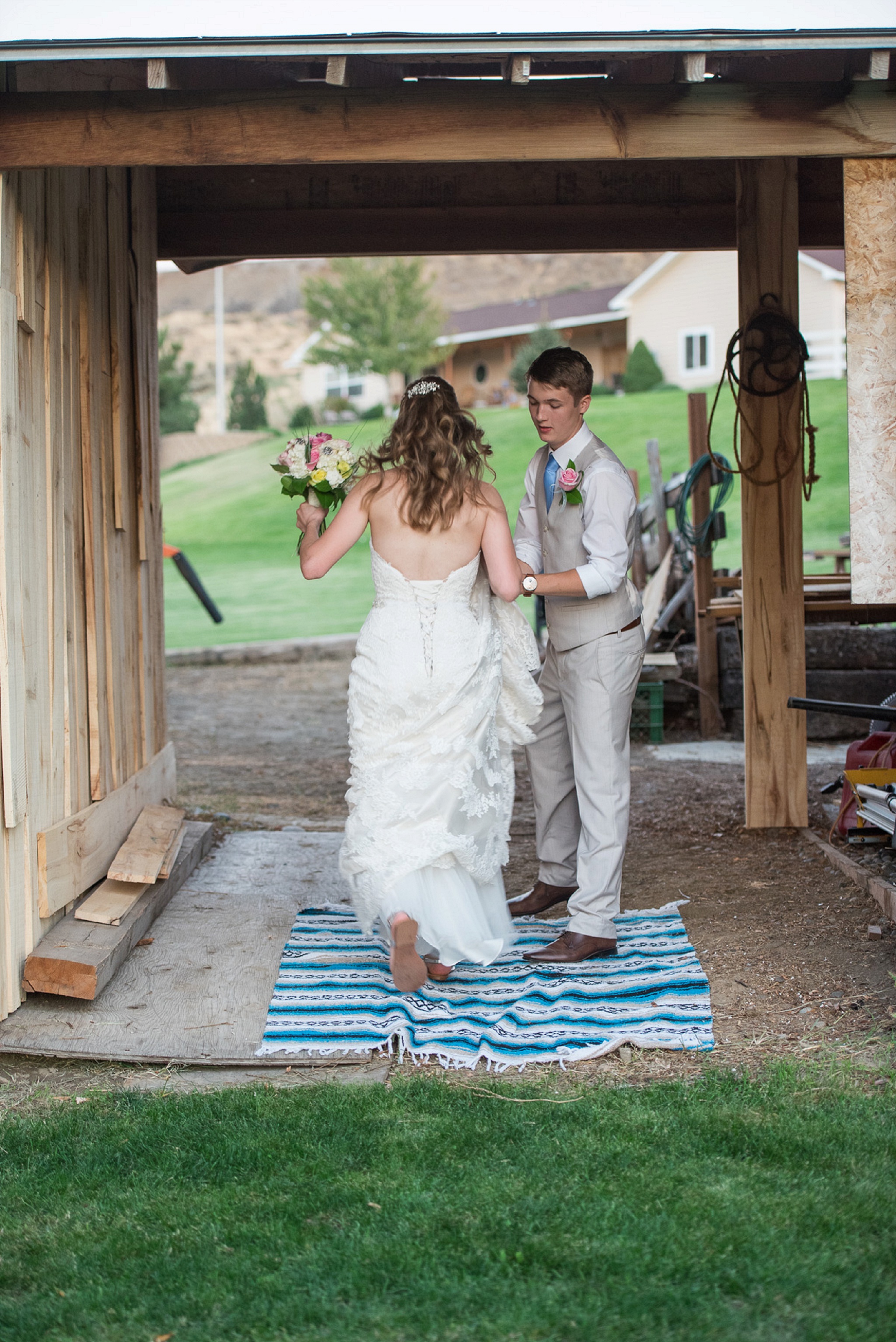 Rustic Backyard Kennewick Wedding - Blogstomp Kennewick HomesteaD WeDDing Photography 0055