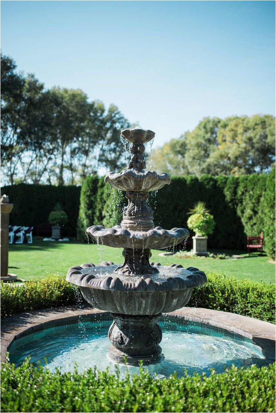 Bella Fiori Gardens Kennewick Photographer cermony area fountain