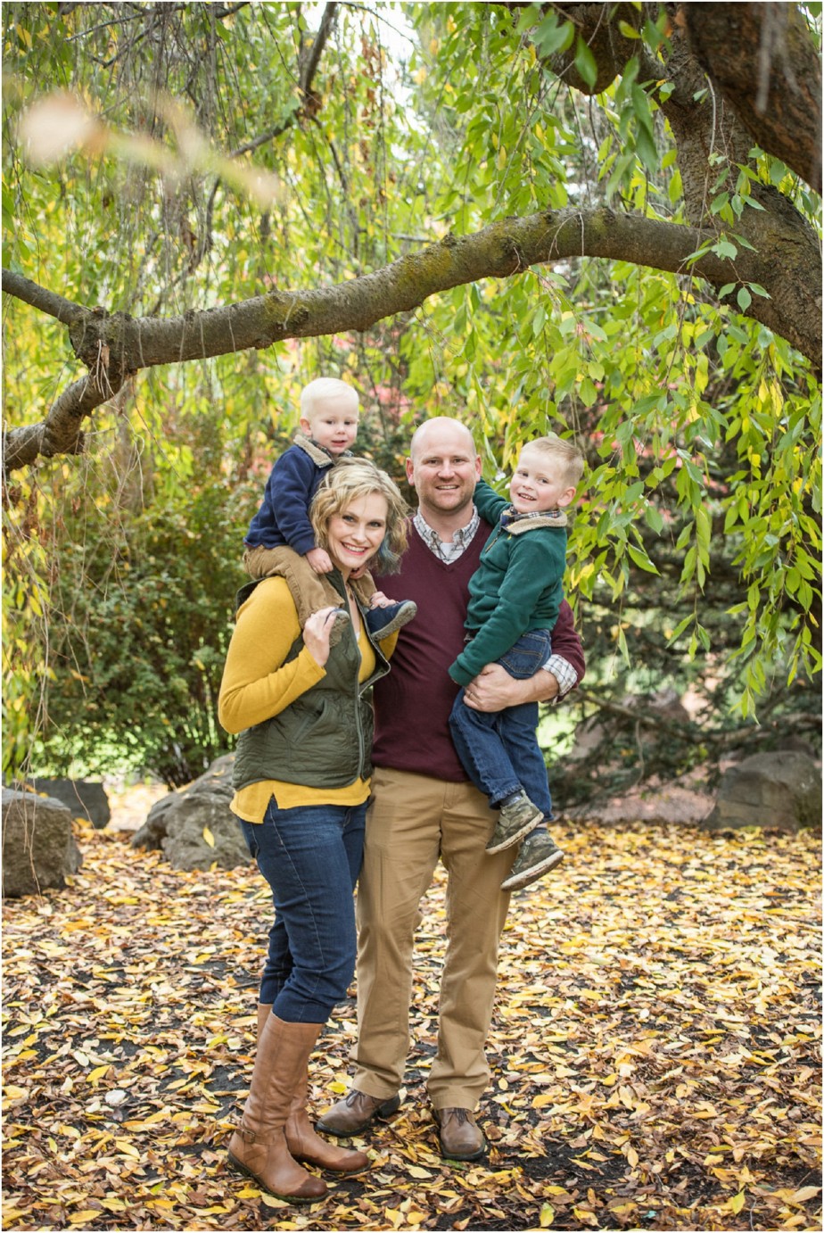 Yakima Area Arboretum Family Photographer family under a tree Photo