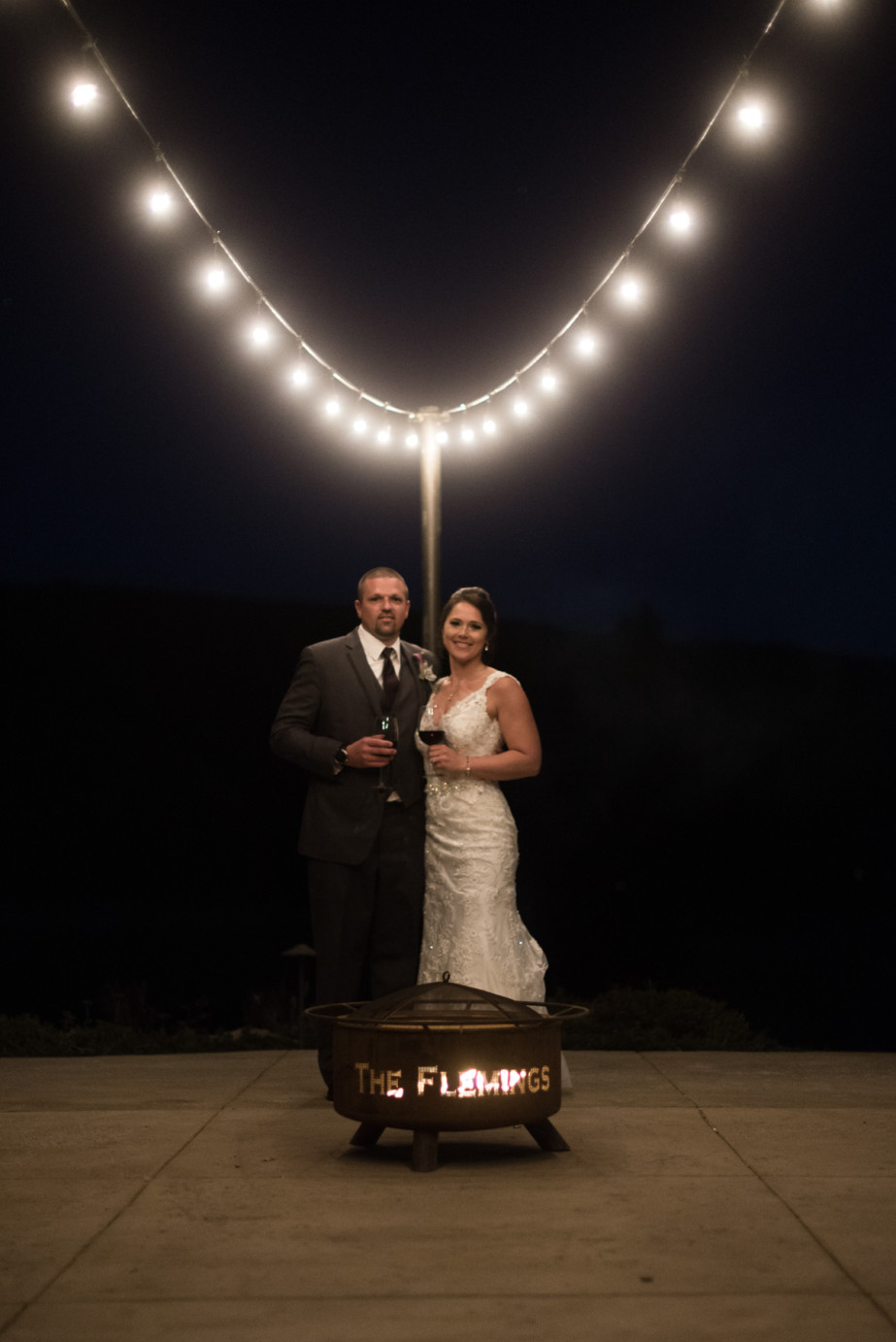 Wenatchee photographer basic DSLR 101 couple outside swiftwater cellars photo