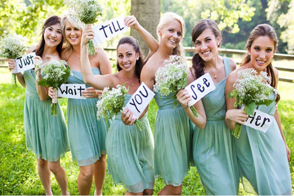 5 Ways to Surprise Your Groom at the Wedding bridal party notes to groom photo