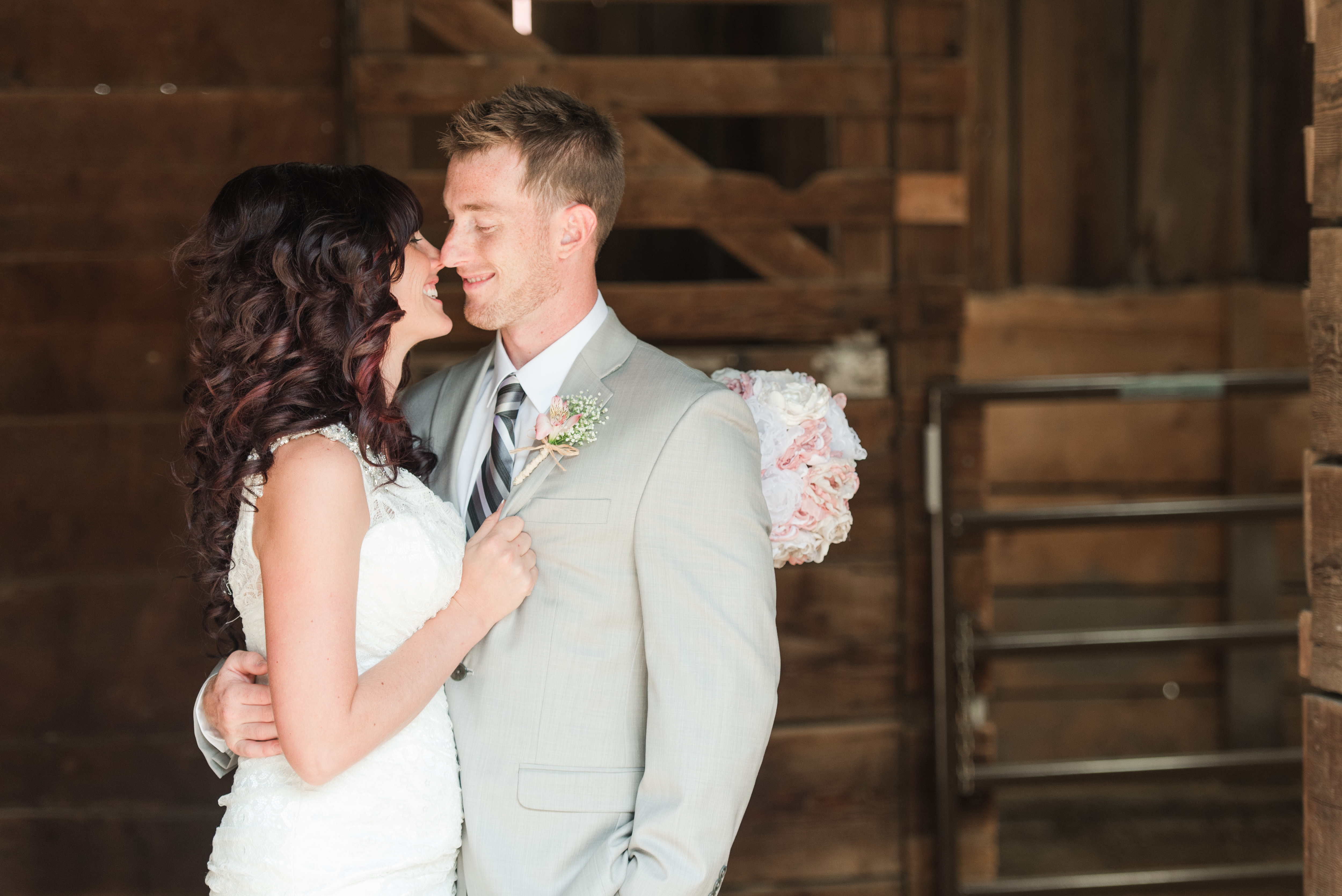 Tips for shooting portraits in the wind Bride and groom in barn to get away from wind