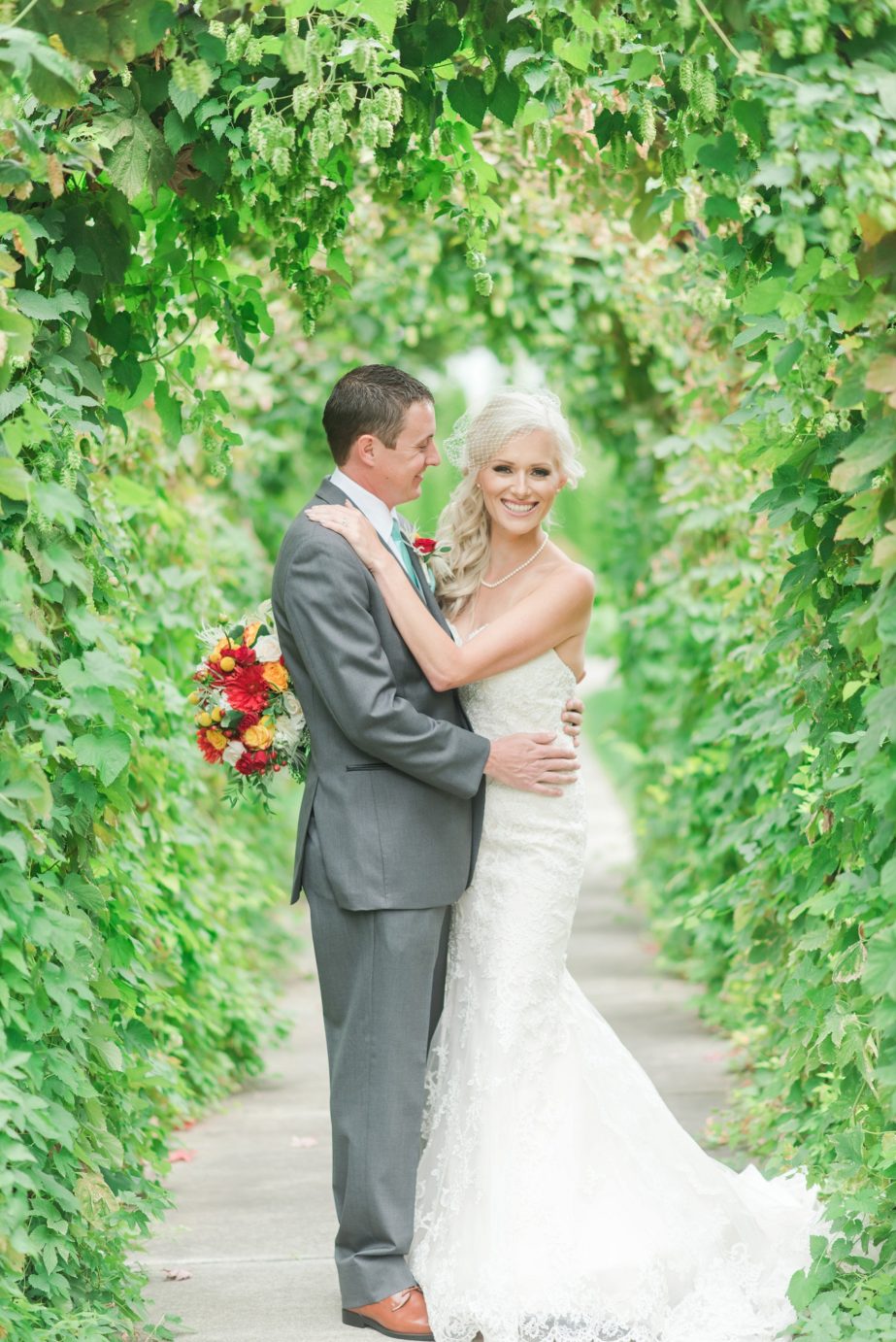 promise garden Bride and groom formal portrait photo