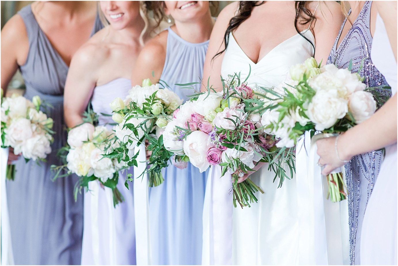 Best Wedding Bouquets of 2016 Pale wedding flower bouquets