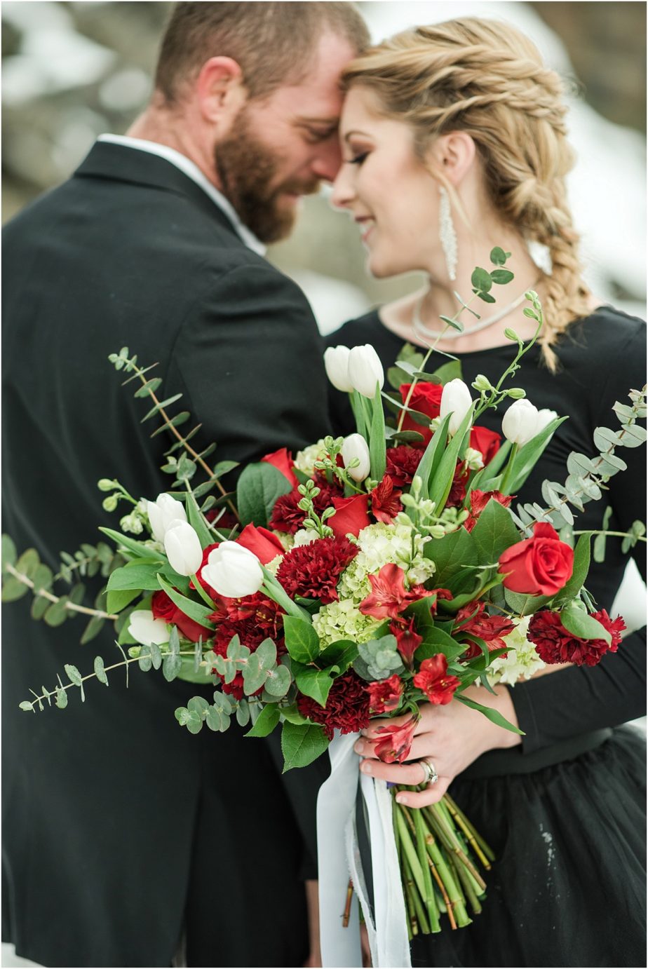 Biggest tip for your bridal bouquet red and white winter bouquet