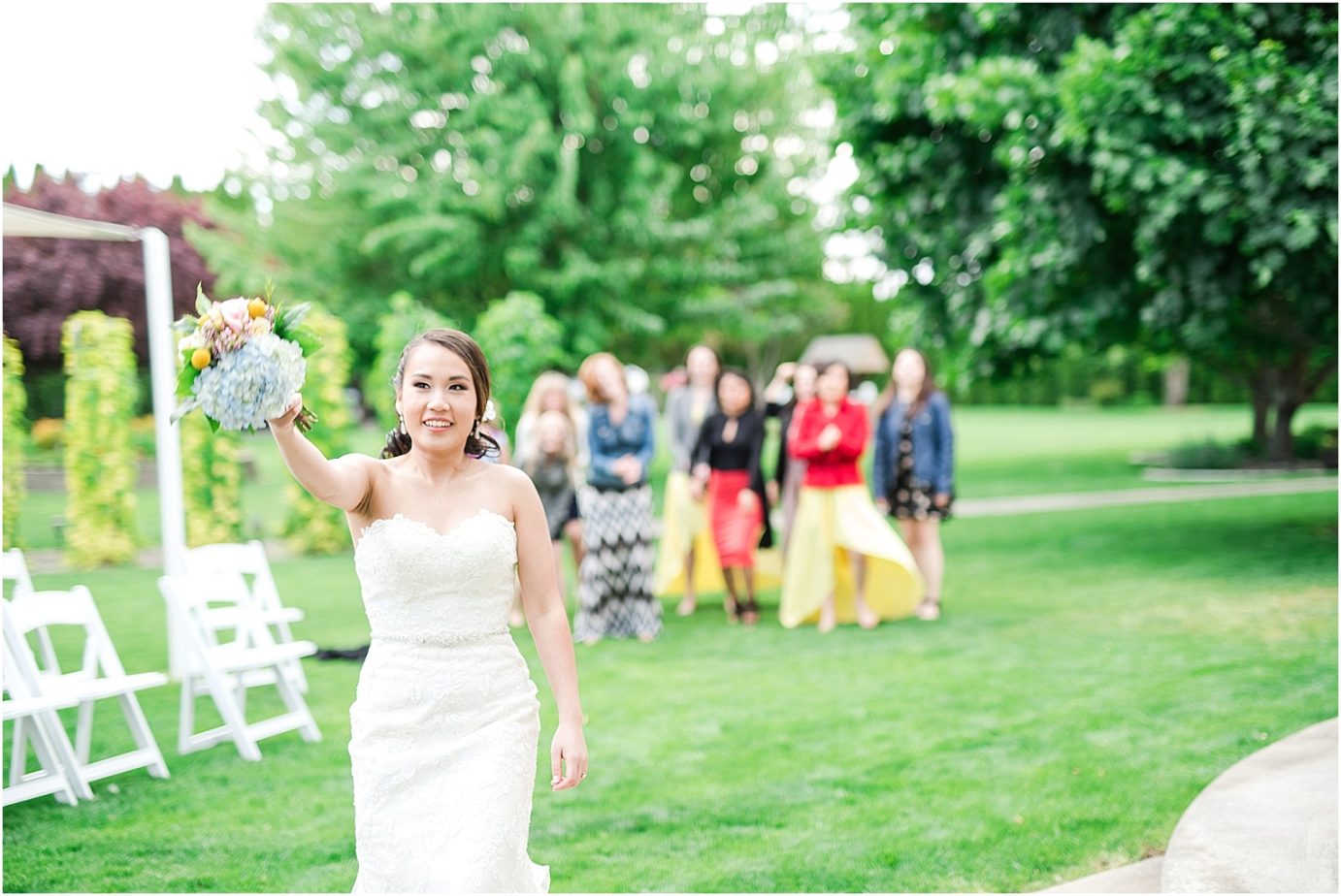 Promise Garden Wedding Pasco Photographer Bouquet toss