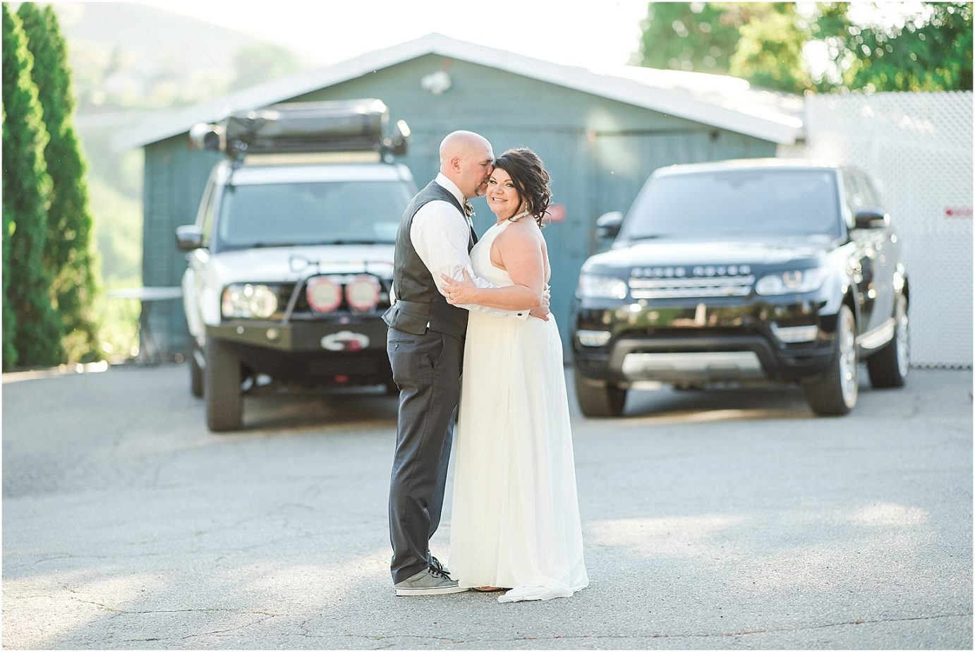 Warm Springs Inn Wedding Wenatchee WA Dana and Terri sunset photos with Land Rovers