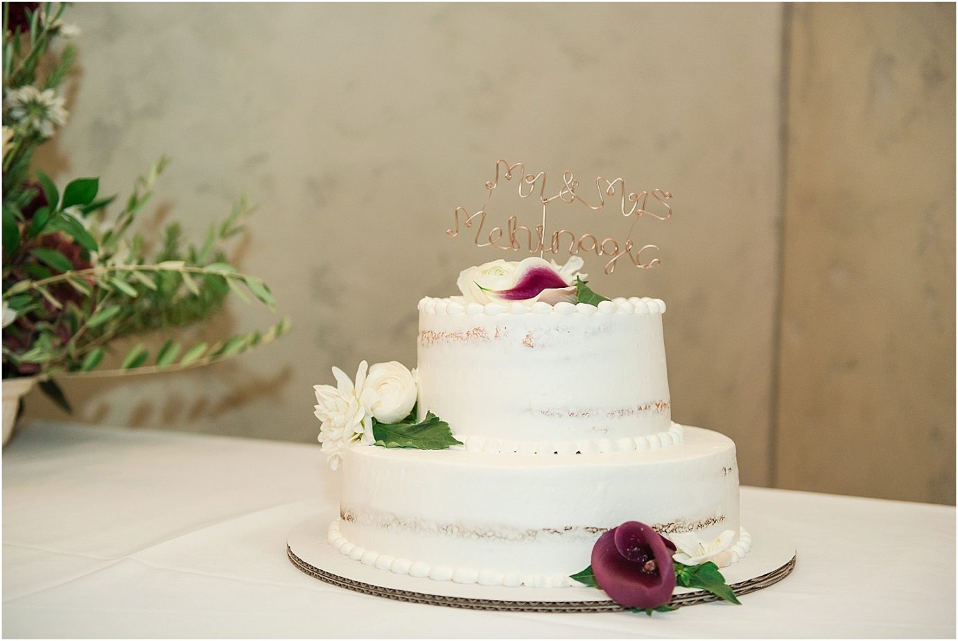 Terra Blanca Winery Wedding Benton City Photographer Armin and Kendall cake cutting