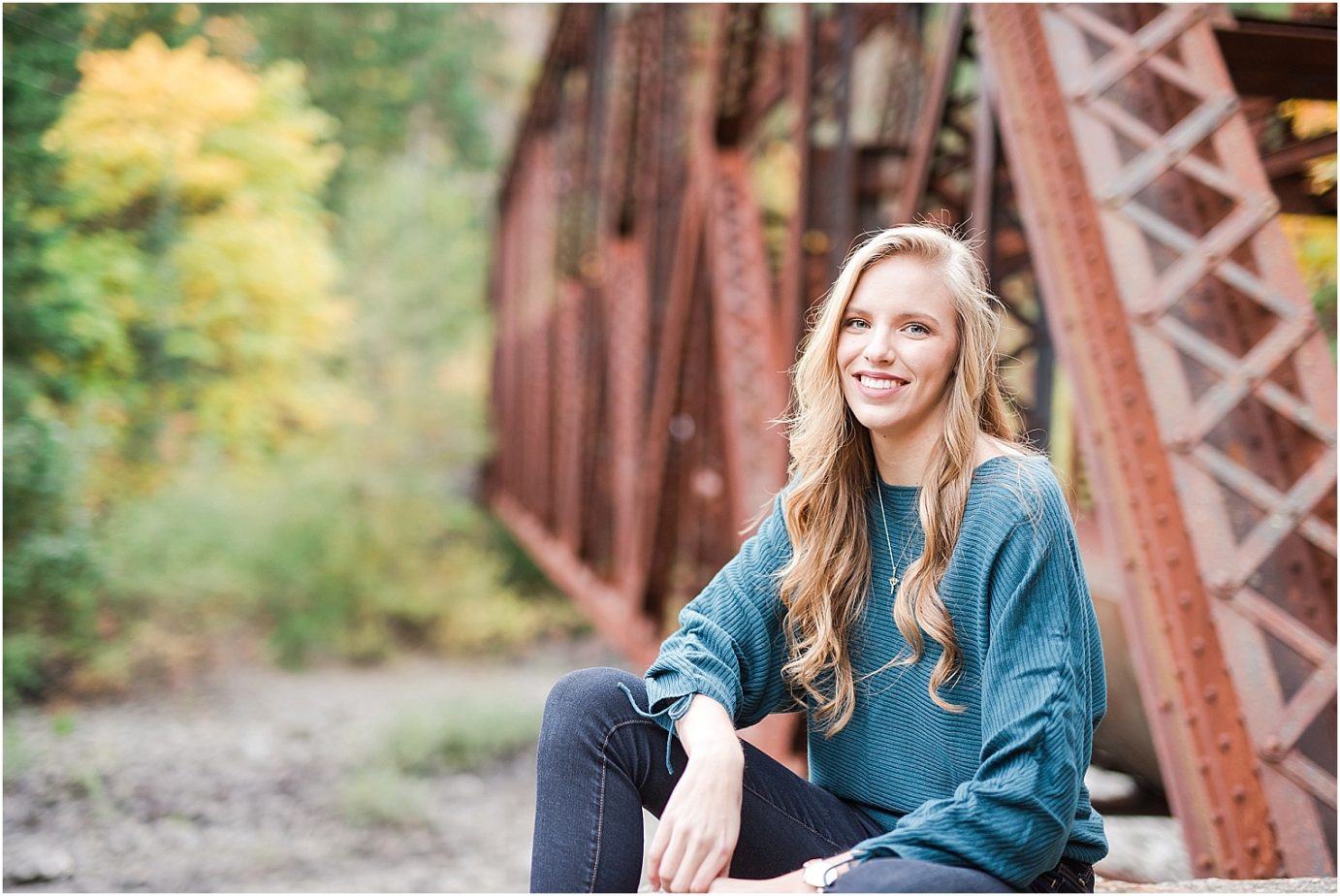 Emily Eastmont High Class of 2018 Wenatchee Photographer senior standing on rocks