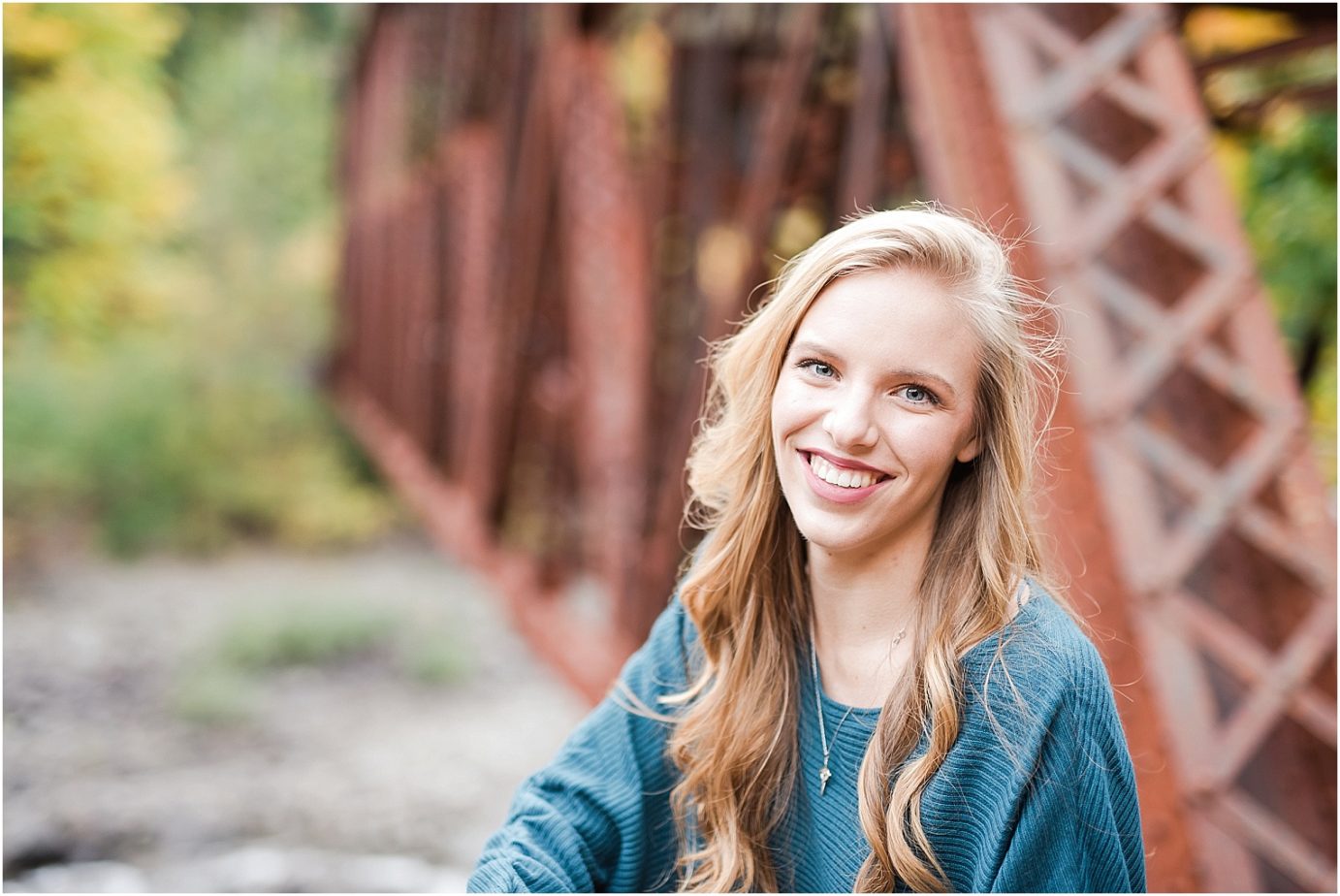 Emily Eastmont High Class of 2018 Wenatchee Photographer senior girl on bridge