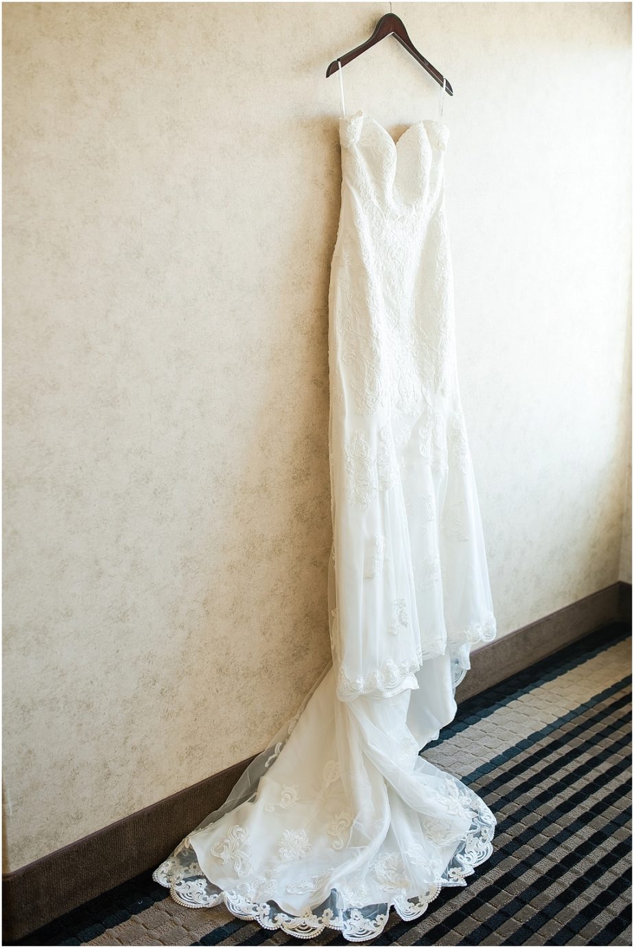Ohme Garden Wedding Wenatchee Photographer Billy and Mali bride's dress