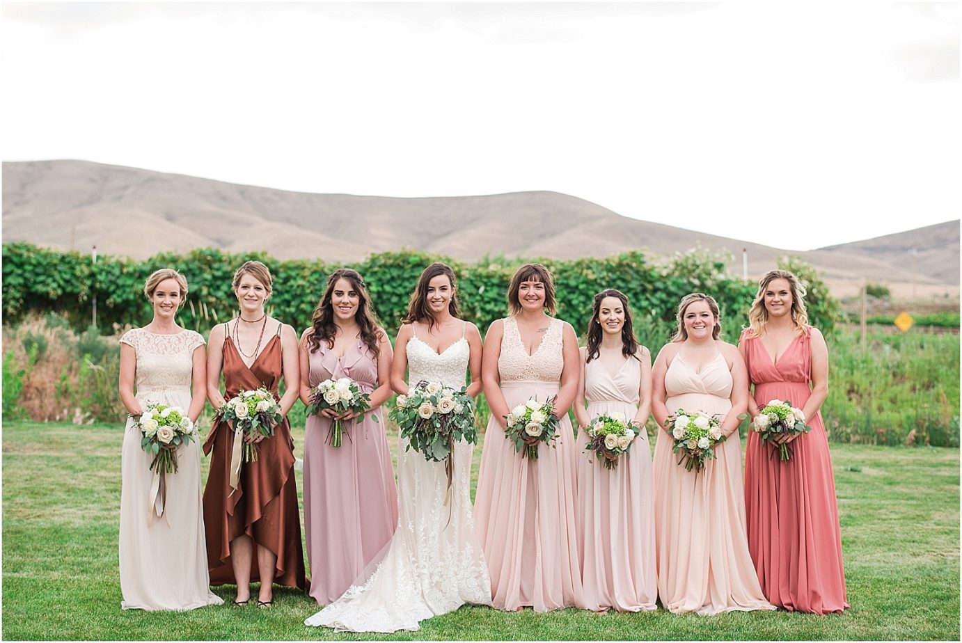 Romantic backyard wedding prosser photographer calvin and kelly wedding party