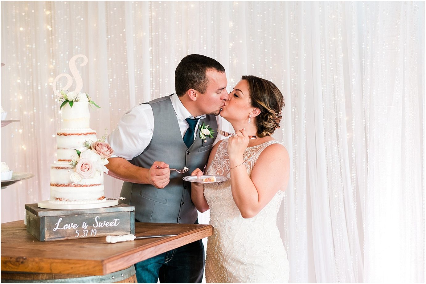 Bella Fiori Gardens wedding bride and groom cutting cake