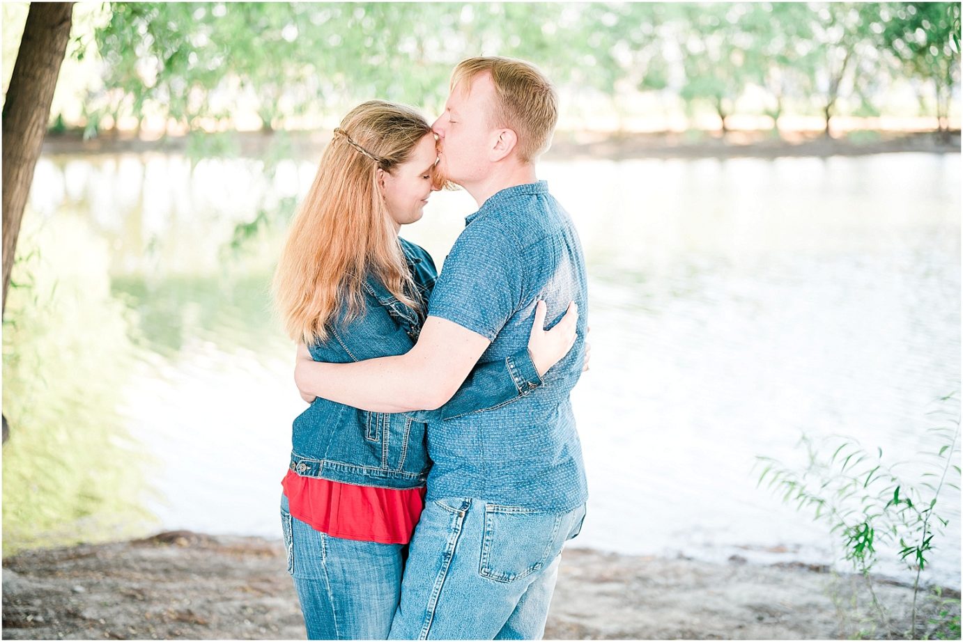 Desert engagement session Desert aire Photographer Ryan and Liz by pond