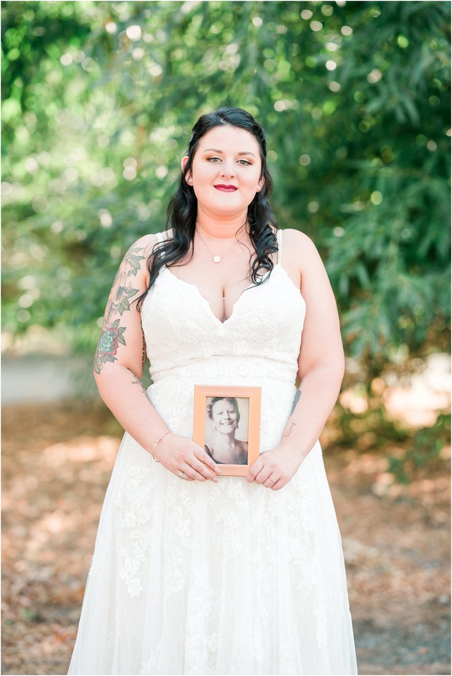 Favorite Wedding Moments of 2019 For Brides bride with late mother's photo