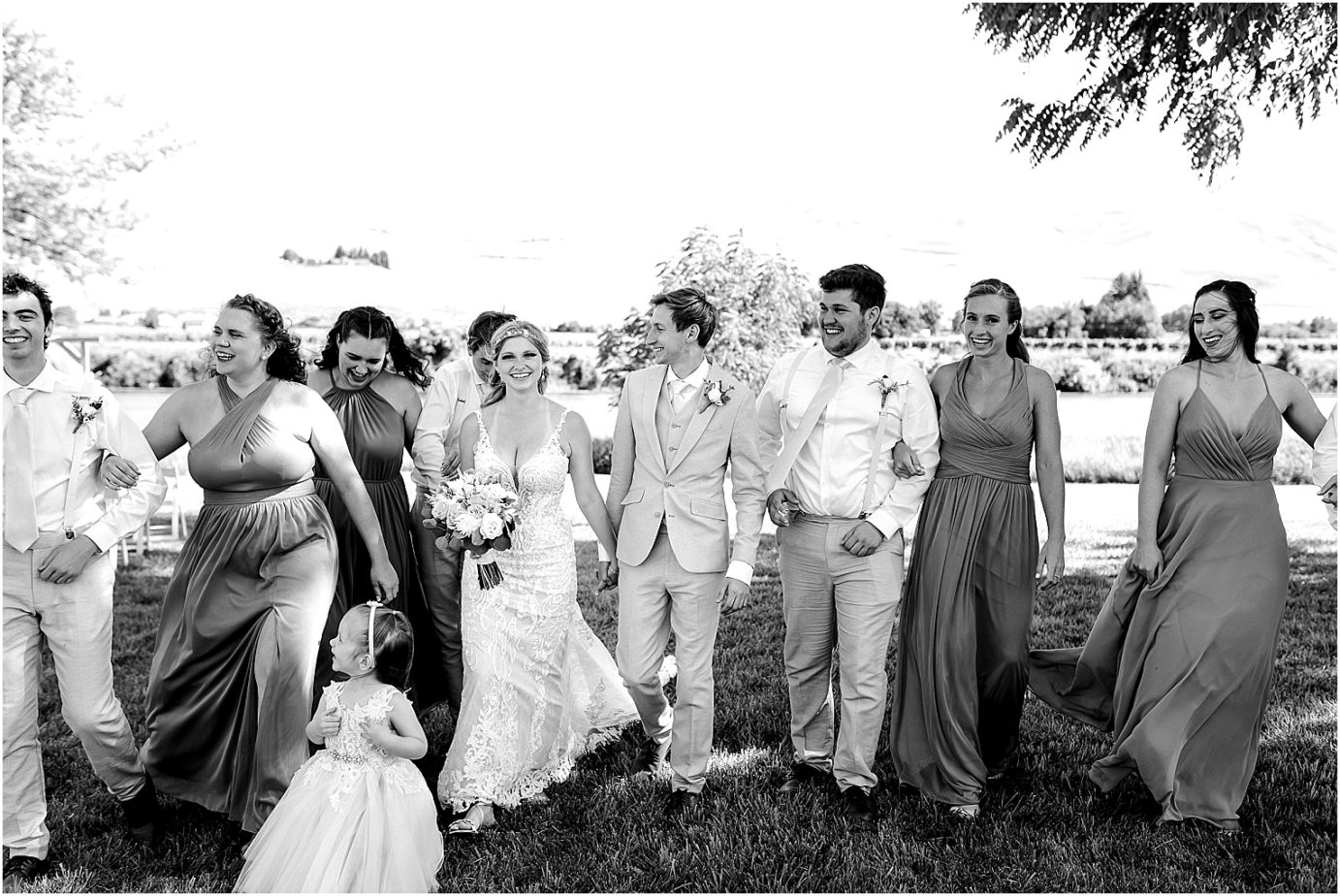 Prosser Farm Wedding Yakima Photographer Jake and Bri wedding party