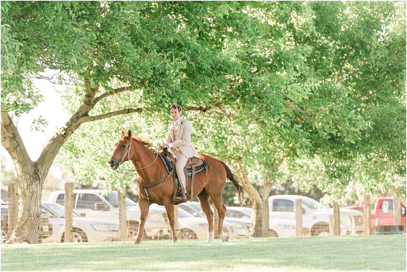 Prosser Farm Wedding Yakima Photographer Jake and Bri groom riding in on a horse