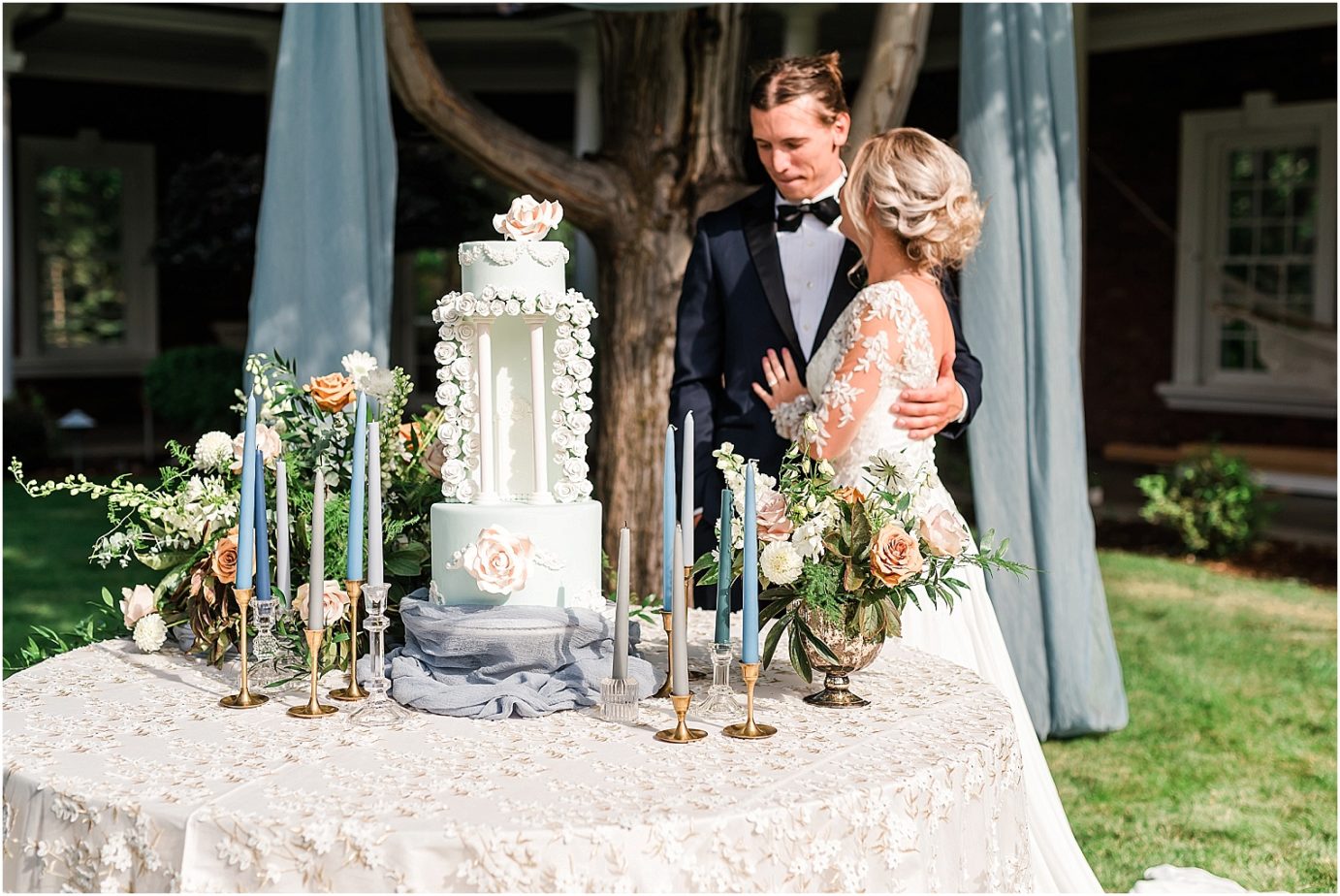 Oakshire Estate Wedding Garden Styled Shoot Yakima Photographer wedding cake with sugar flowers