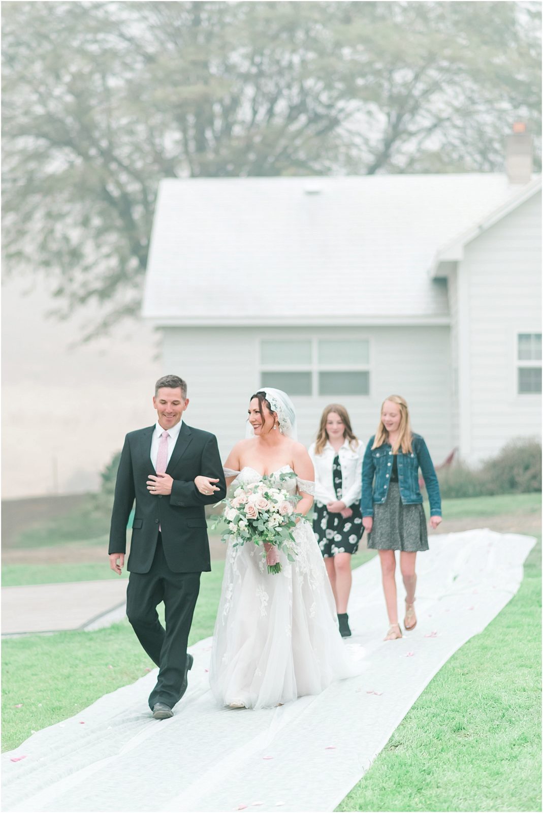 Oregon Farm Wedding Hermiston Photographer Kiley and Becky