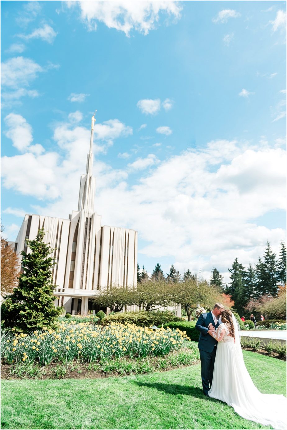 Kiana Lodge Wedding Seattle Photographer Connie and Nate Seattle temple wedding