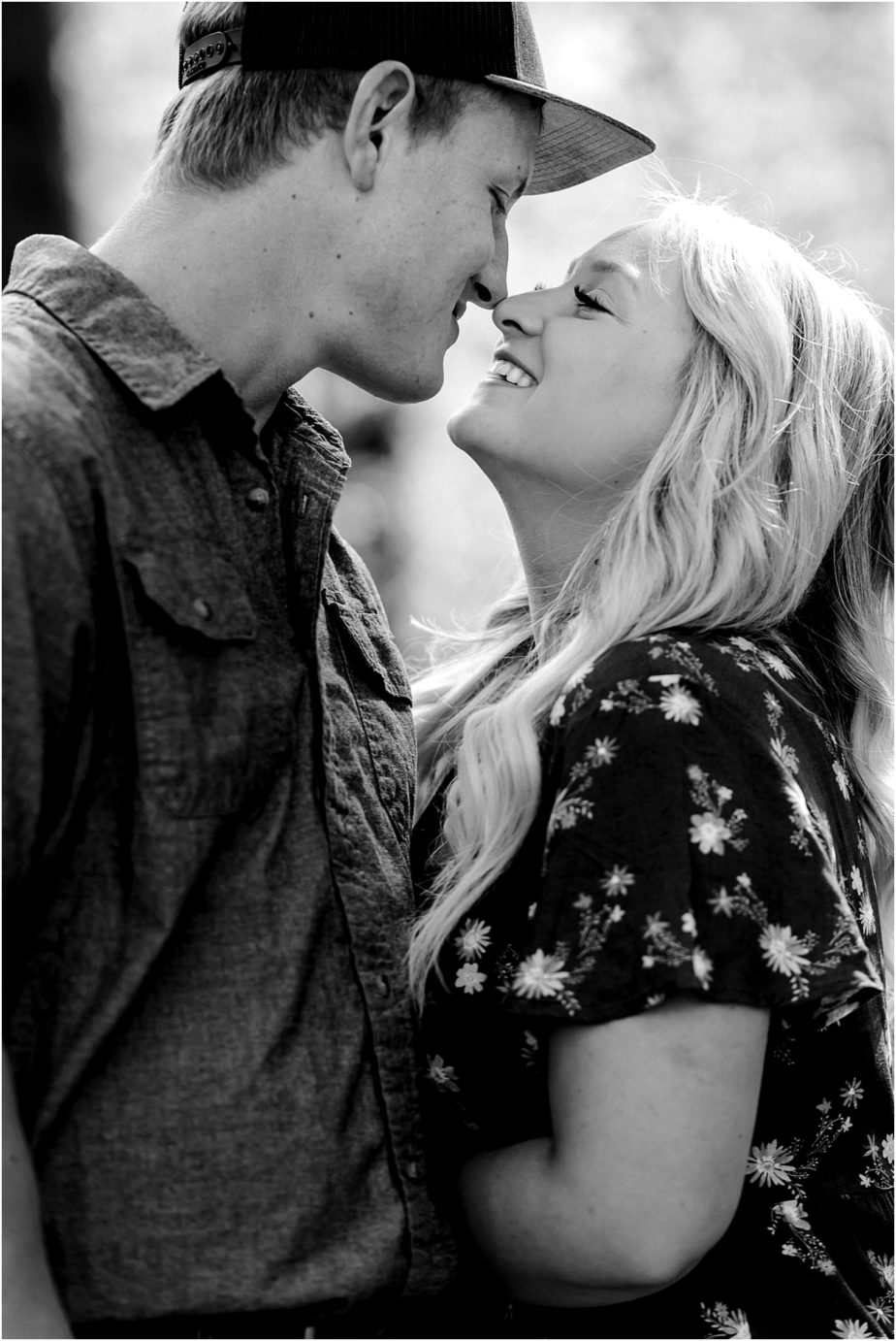 Ellensburg engagement session Ellensburg photographer Clay and Hayley couple kissing