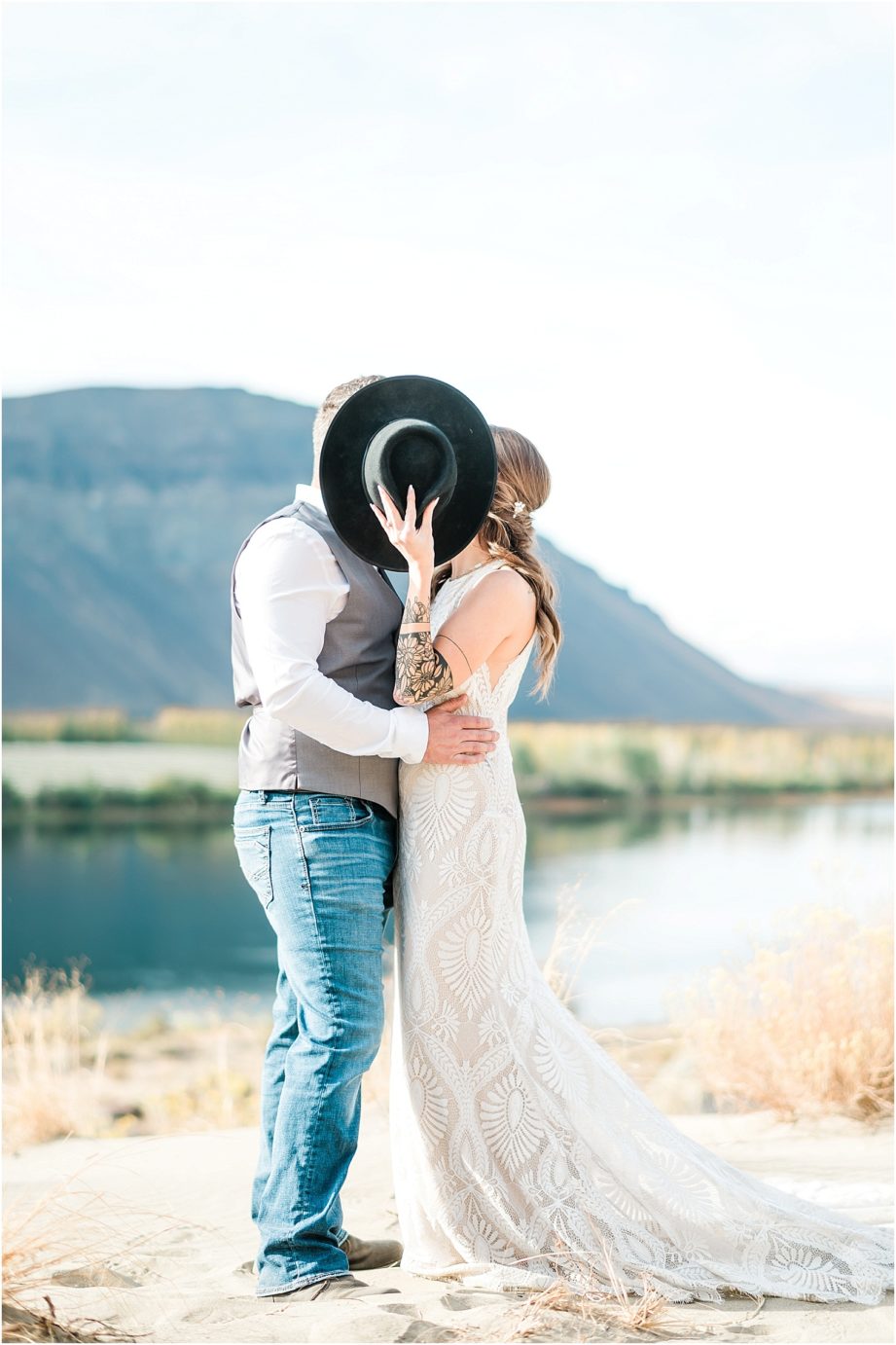 Eastern Washington Elopement Photographer Mike and Carley boho bride with black hat