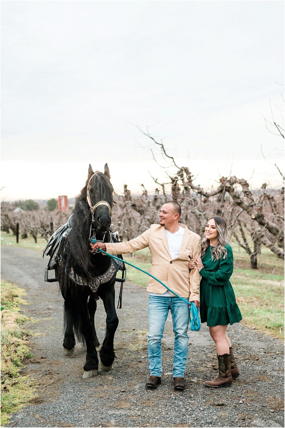 eastern washington engagement session juan and yenni with a horse