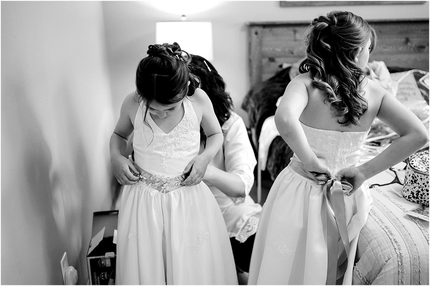 Beautiful Elk Ridge Wedding Naches Photographer Cory and Jenna girls getting ready