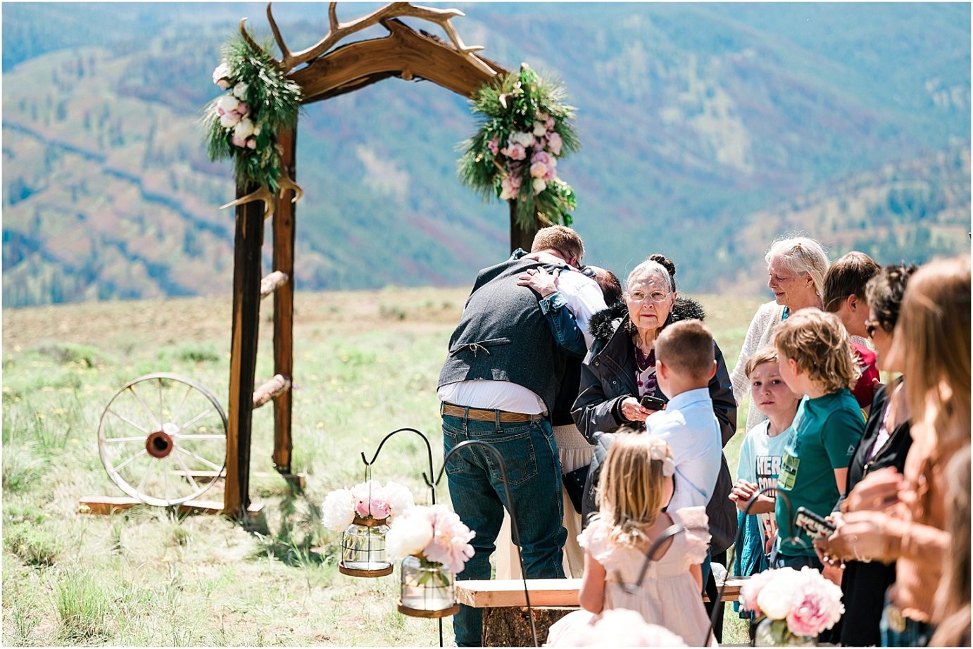 Beautiful Elk Ridge Wedding Naches Photographer Cory and Jenna ceremony