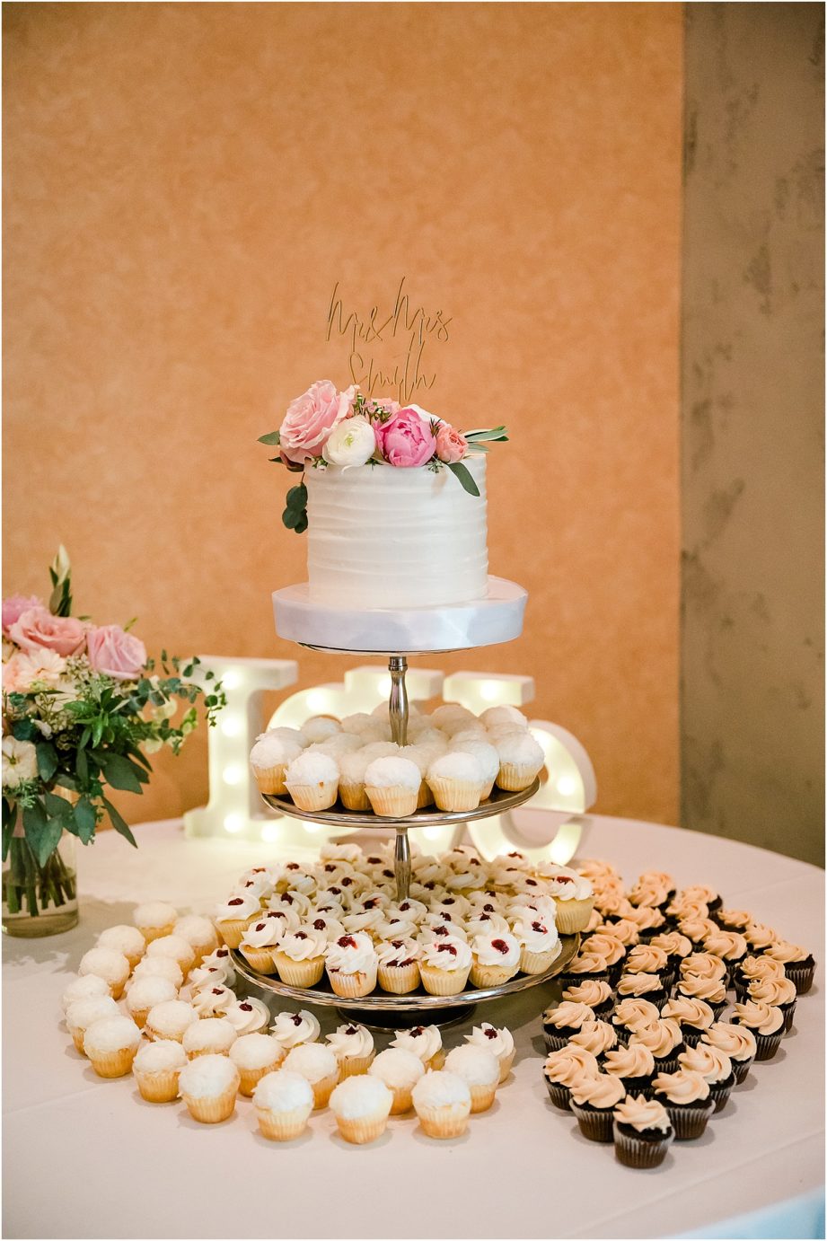 Cake setup for wedding at Terra Blanca Winery