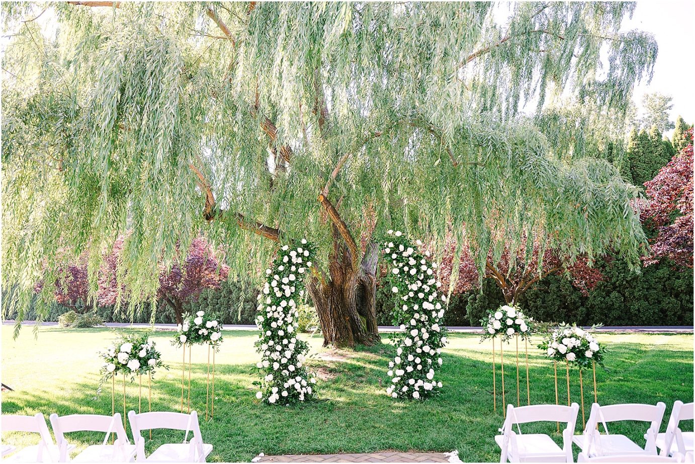 Wedding at Promise Garden ceremony backdrop