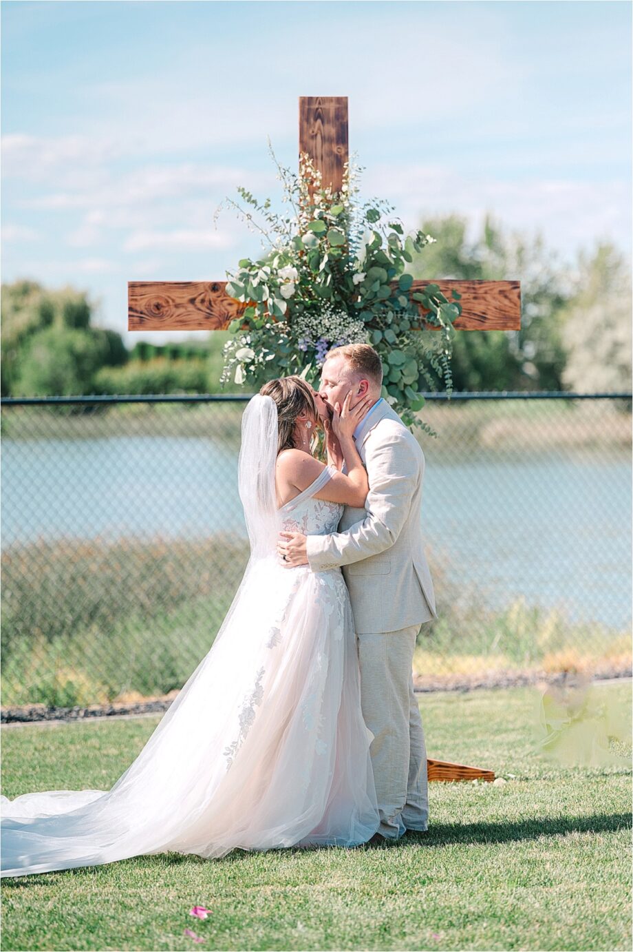 Lakeside Wedding Moses Lake Brandon and Shaela ceremony 