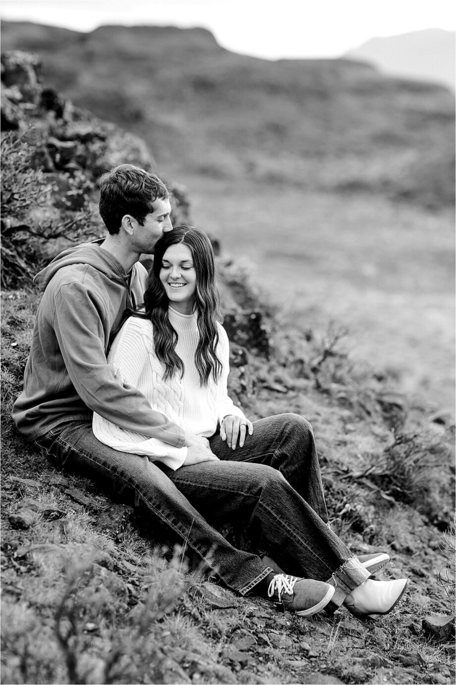 columbia river Engagement Session Garrett and Jaycee sitting in the rocks